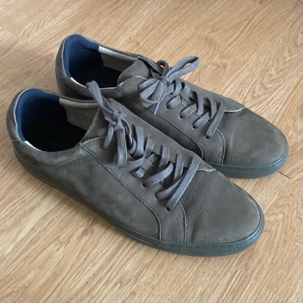 Banana Republic green leather trainers